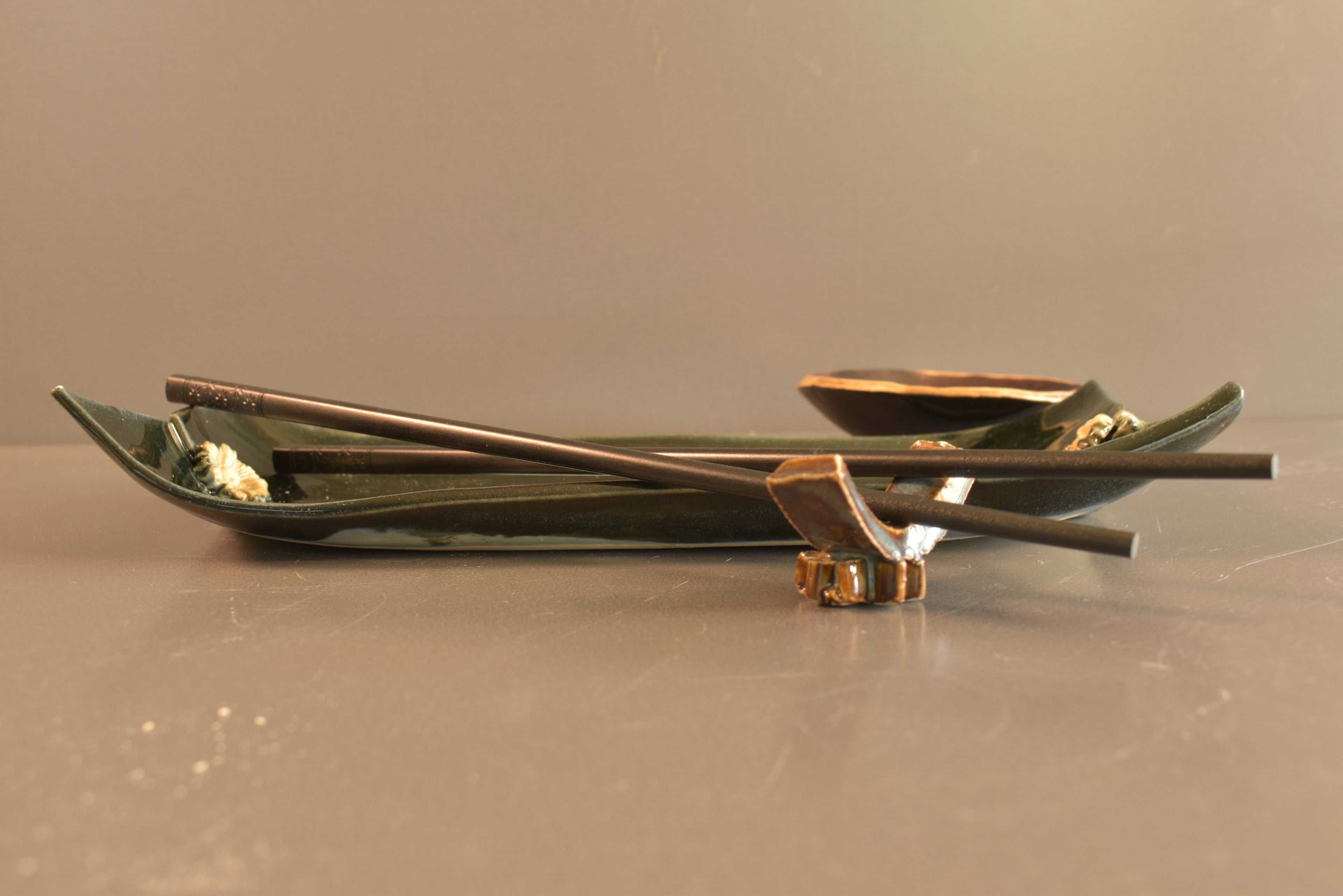 Ocean Bloom Sushi Plate Set – Handmade Ceramic Sushi Serving Tray, Sauce Bowl & Chopsticks with Rest