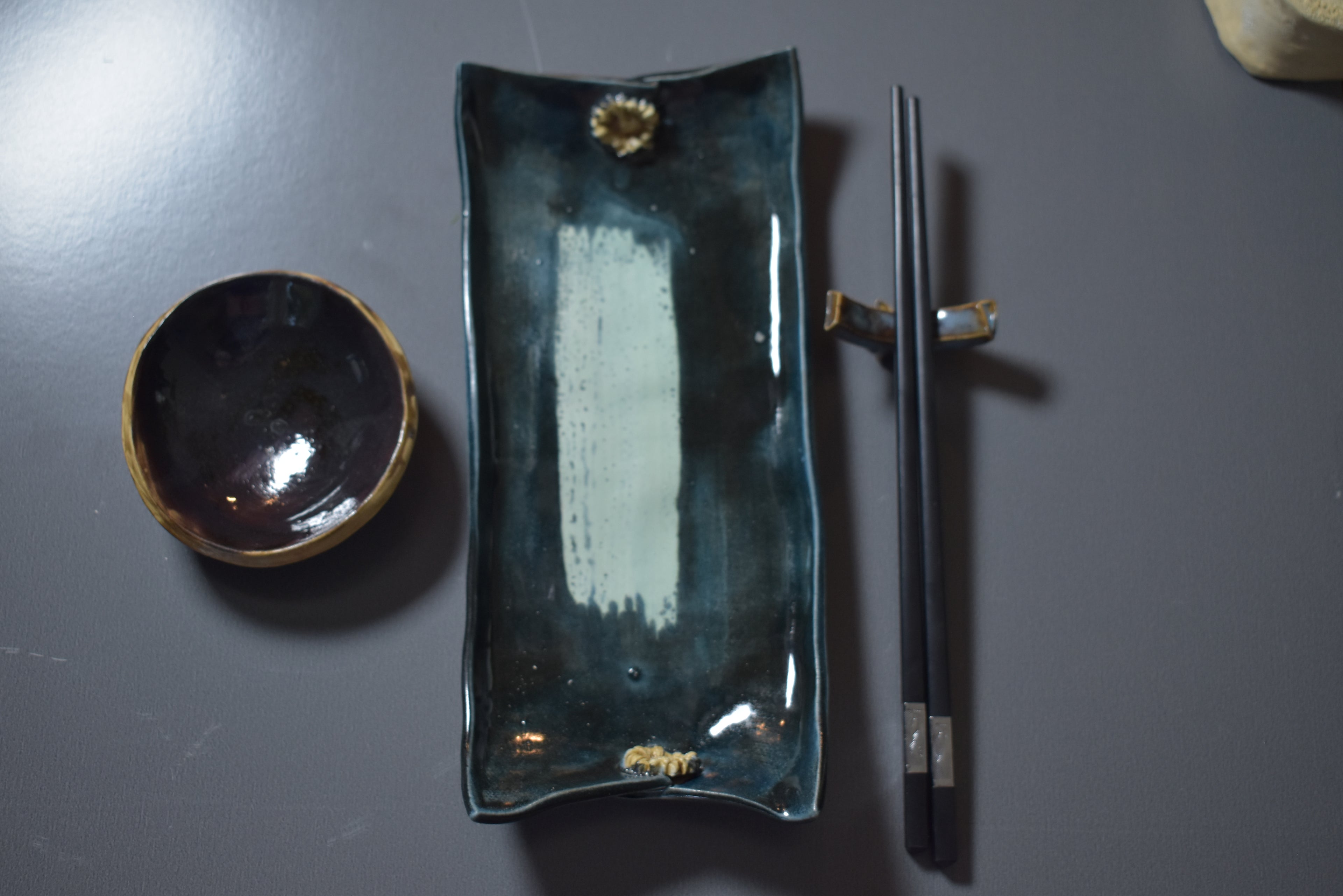 Ocean Bloom Sushi Plate Set – Handmade Ceramic Sushi Serving Tray, Sauce Bowl & Chopsticks with Rest