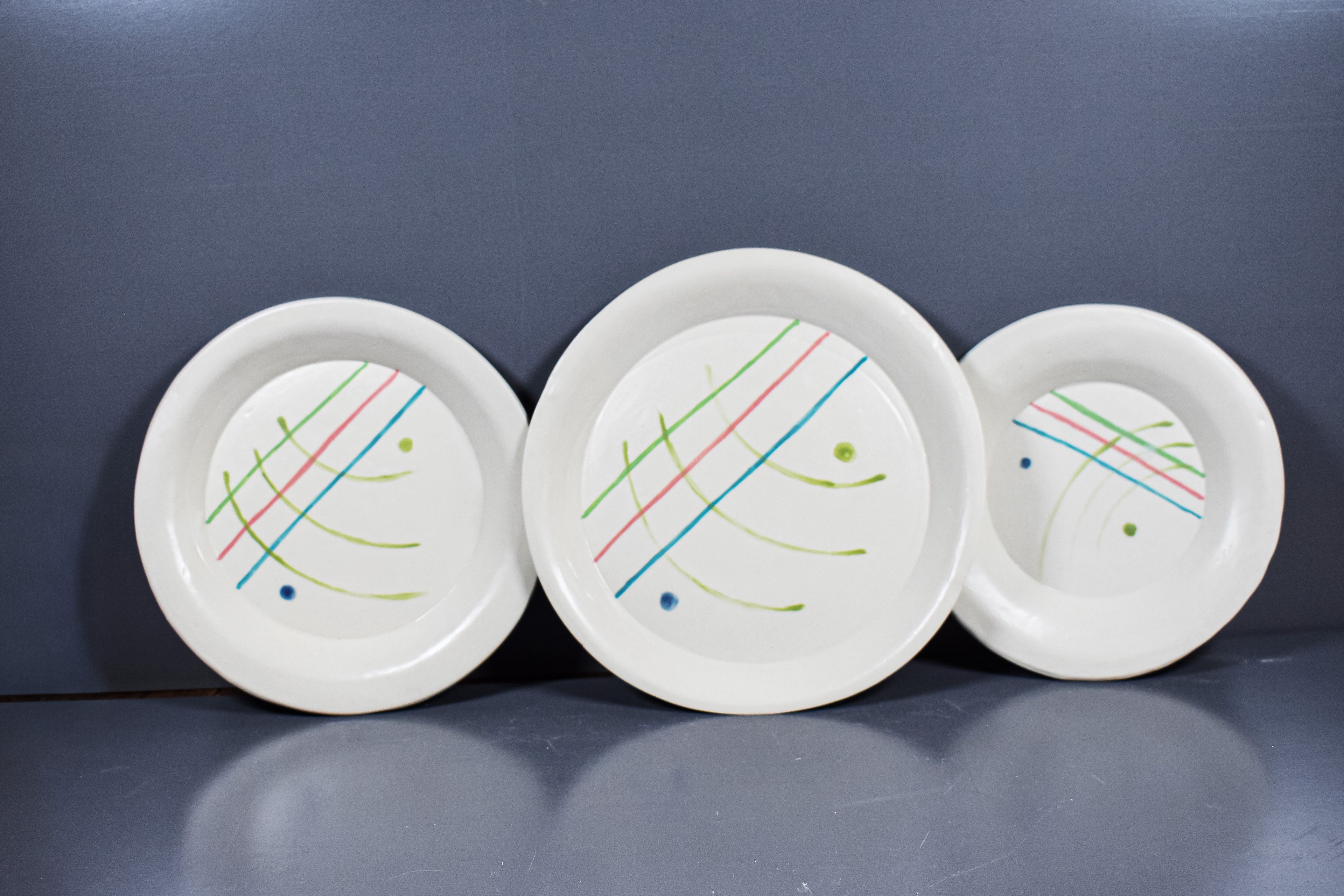 Handmade Ceramic Pastel Line Art Plate — Modern Minimalist Dinnerware & Decorative Pottery Collection