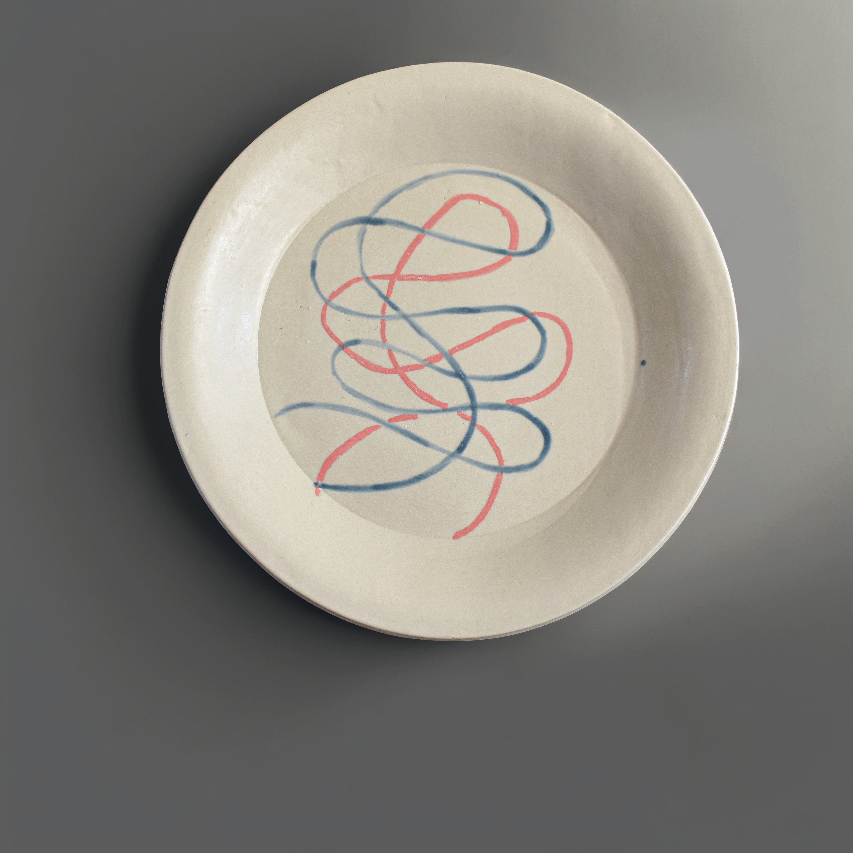 Handmade Ceramic Ribbon Swirl Line Art Plate — Modern Minimalist Dinnerware & Decorative Pottery Collection