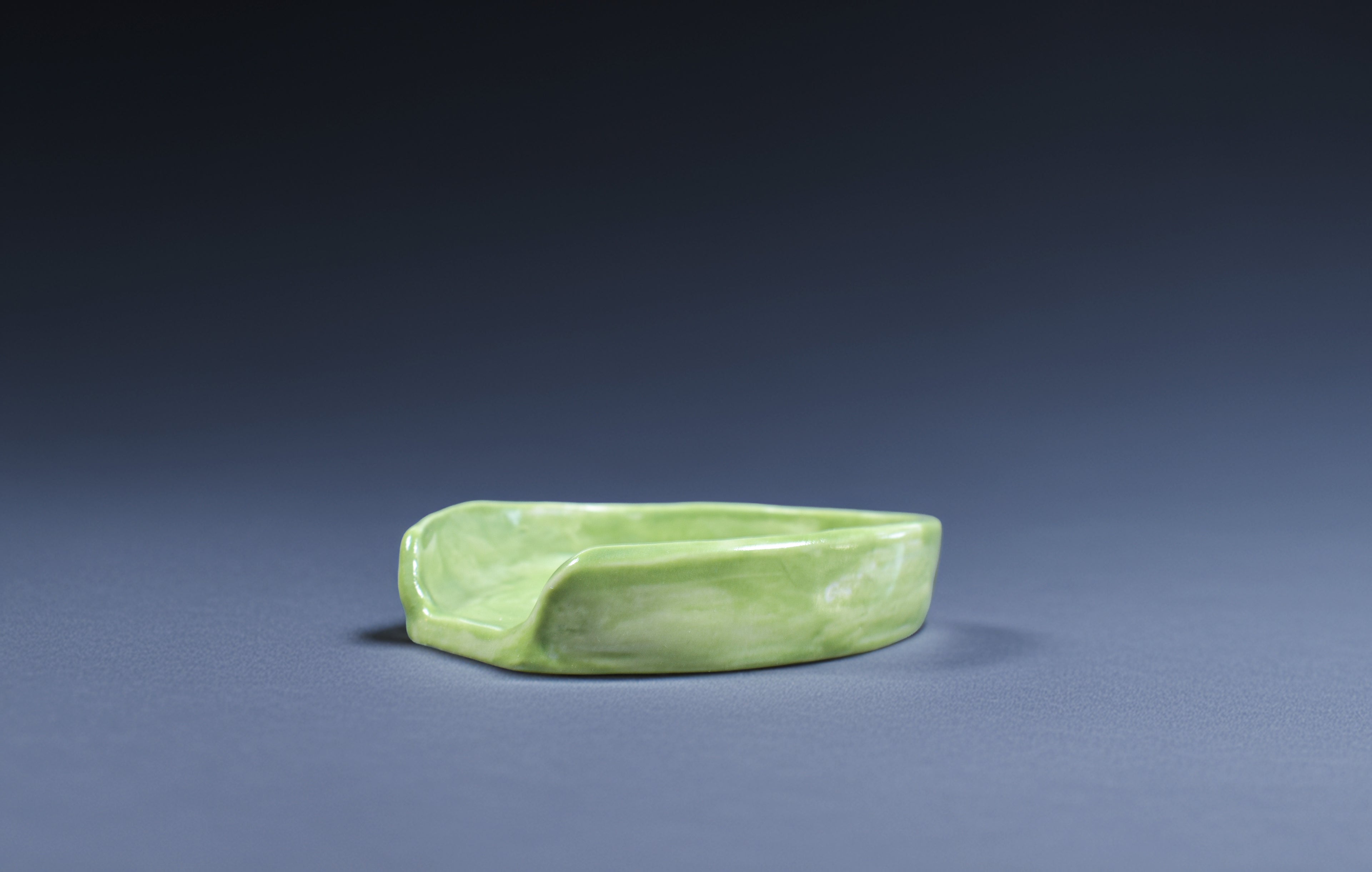 Green Leaf Drop Ceramic Spoon Rest – Handmade Leaf-Shaped Spoon Rest